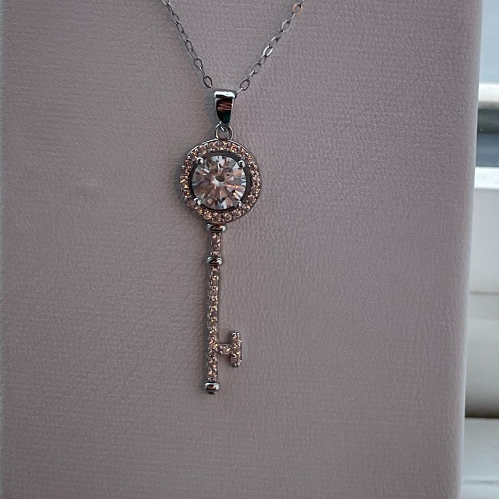 Key necklace - Picture 2 of 5